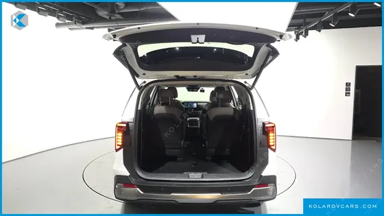 KIA CARNIVAL DIESEL 9-SEATER NOBLESSE