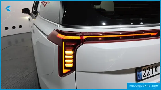 KIA CARNIVAL DIESEL 9-SEATER NOBLESSE