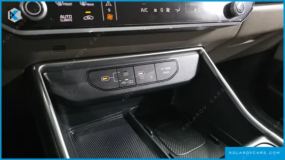 KIA CARNIVAL DIESEL 9-SEATER NOBLESSE