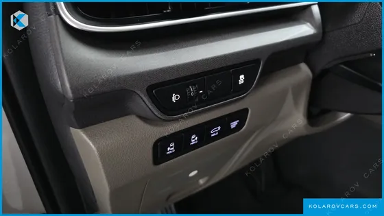 KIA CARNIVAL DIESEL 9-SEATER NOBLESSE