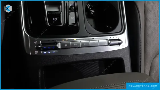 KIA CARNIVAL DIESEL 9-SEATER NOBLESSE