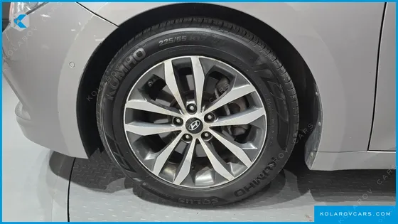 HYUNDAI GRANDEUR HG240 LUXURY