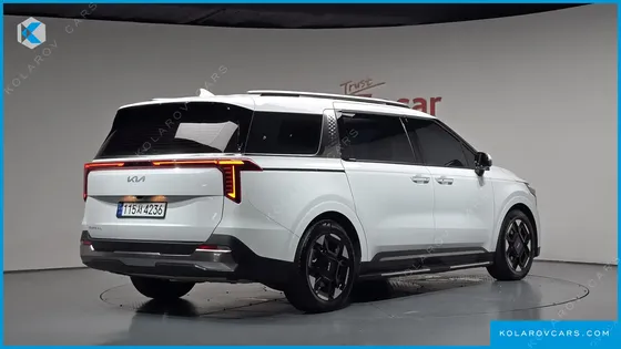 KIA CARNIVAL GASOLINE 7-SEATER SIGNATURE