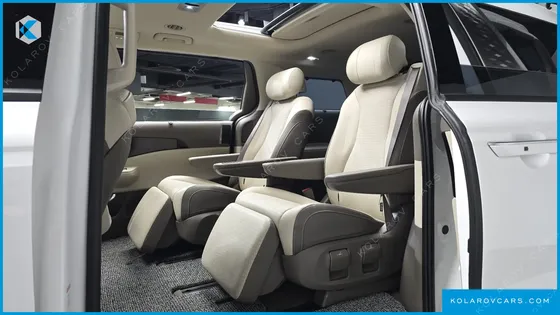 KIA CARNIVAL GASOLINE 7-SEATER SIGNATURE
