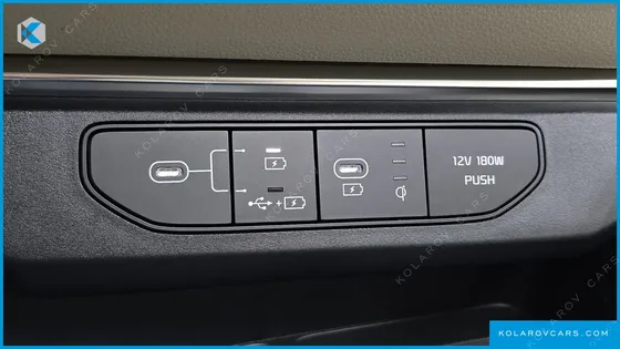 KIA CARNIVAL GASOLINE 7-SEATER SIGNATURE