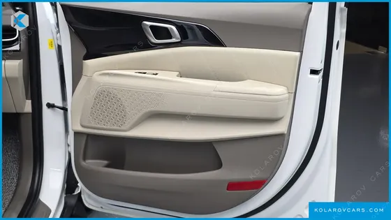 KIA CARNIVAL GASOLINE 7-SEATER SIGNATURE