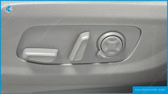KIA CARNIVAL GASOLINE 7-SEATER SIGNATURE