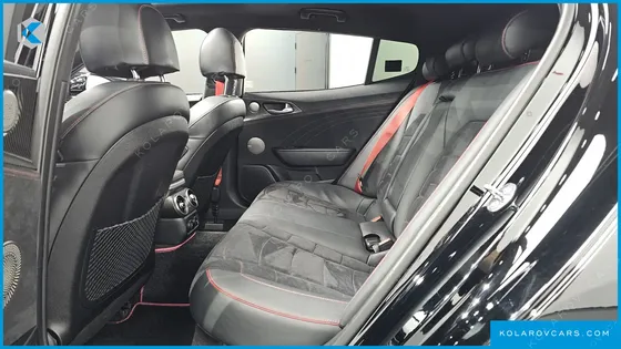 KIA STINGER 2.5 AWD MASTERS ACRO EDITION
