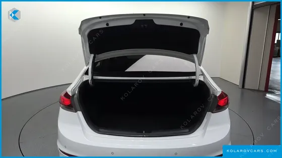 HYUNDAI ELANTRA (AVANTE) 1.6 GDI SMART
