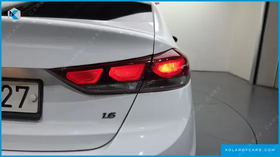 HYUNDAI ELANTRA (AVANTE) 1.6 GDI SMART
