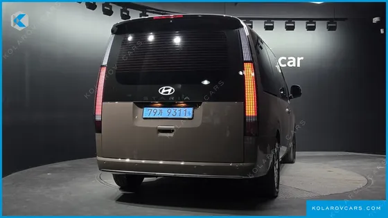 HYUNDAI STARIA EV LOUNGE 11-SEATER