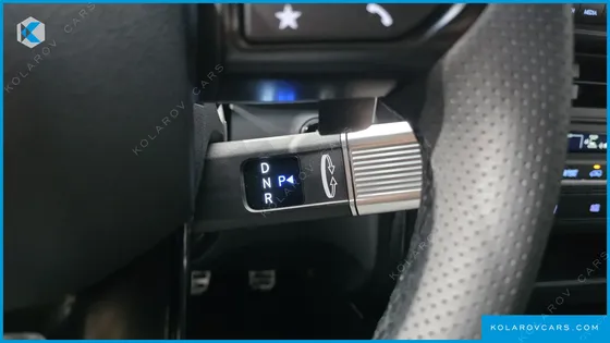 HYUNDAI STARIA EV LOUNGE 11-SEATER