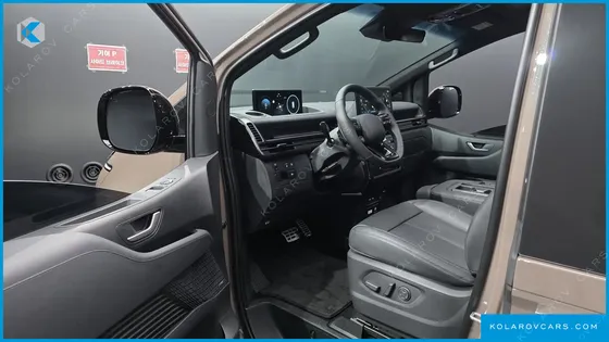HYUNDAI STARIA EV LOUNGE 11-SEATER