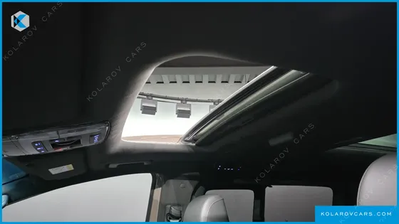 HYUNDAI STARIA EV LOUNGE 11-SEATER