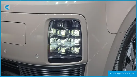 HYUNDAI STARIA EV LOUNGE 11-SEATER
