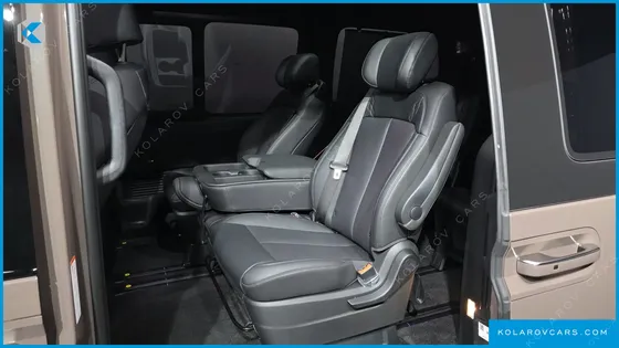 HYUNDAI STARIA EV LOUNGE 11-SEATER