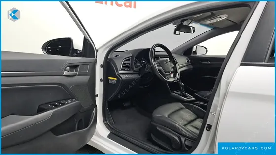 HYUNDAI ELANTRA (AVANTE) 1.6 GDI SMART