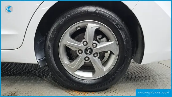 HYUNDAI ELANTRA (AVANTE) 1.6 GDI SMART