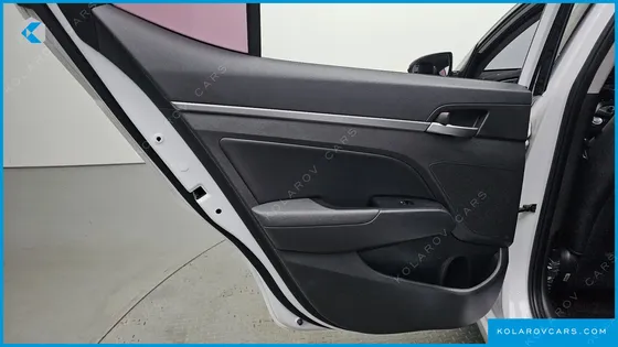 HYUNDAI ELANTRA (AVANTE) 1.6 GDI SMART