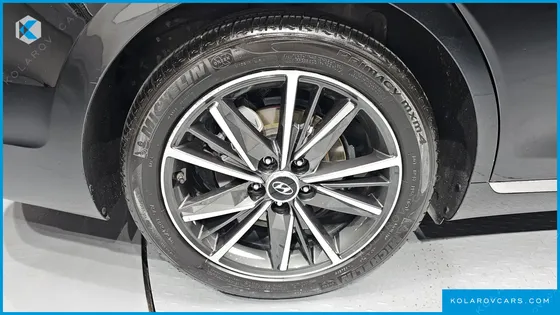 HYUNDAI GRANDEUR 3.3