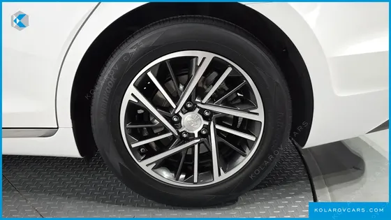 HYUNDAI GRANDEUR 3.0 LPI RENT CAR