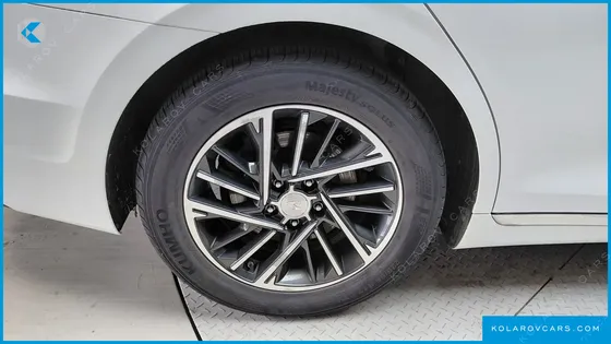 HYUNDAI GRANDEUR 3.0 LPI RENT CAR
