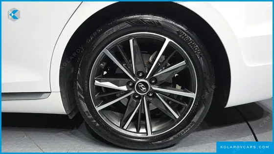 HYUNDAI GRANDEUR 3.0 LPI RENT CAR