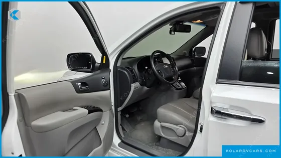 KIA CARNIVAL NEW CARNIVAL LIMOUSINE GLX