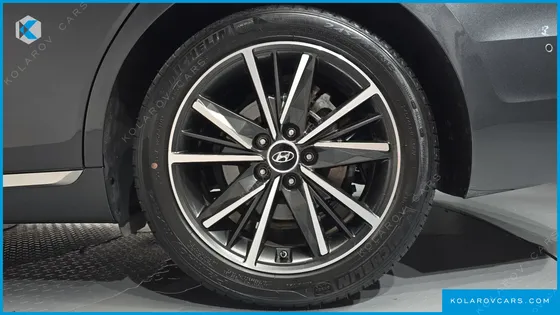 HYUNDAI GRANDEUR 3.3