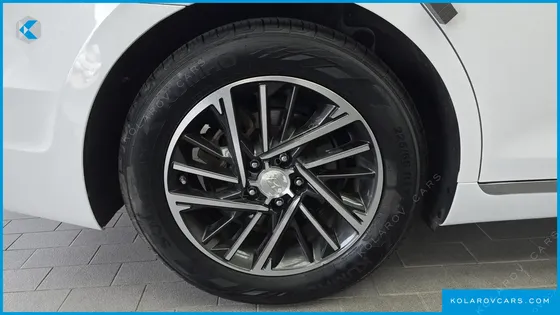 HYUNDAI GRANDEUR 3.0 LPI RENT CAR