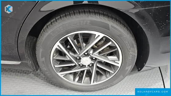 HYUNDAI GRANDEUR 3.0 LPI RENT CAR