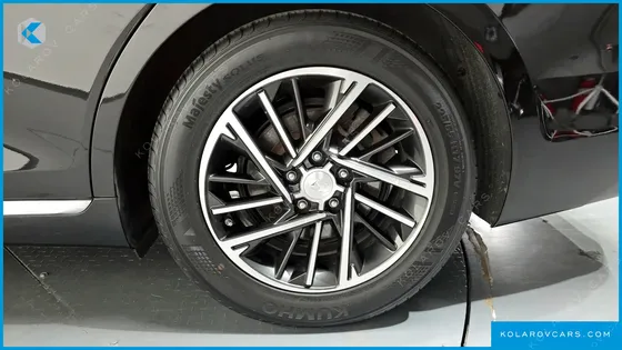 HYUNDAI GRANDEUR 3.0 LPI RENT CAR