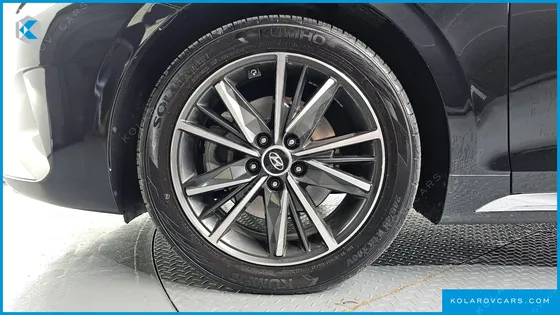 HYUNDAI GRANDEUR 3.0 LPI RENT CAR
