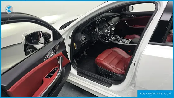 KIA STINGER 2.0 TURBO 2WD