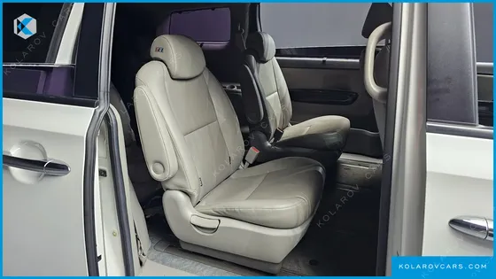 KIA CARNIVAL 9-SEATER PRESTIGE