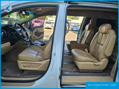 KIA CARNIVAL 9-SEATER HI-LIMOUSINE