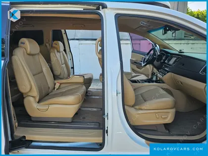 KIA CARNIVAL 9-SEATER HI-LIMOUSINE