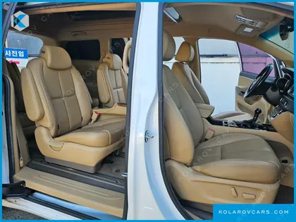 KIA CARNIVAL 9-SEATER HI-LIMOUSINE