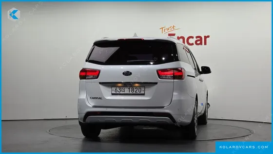 KIA CARNIVAL 9-SEATER PRESTIGE