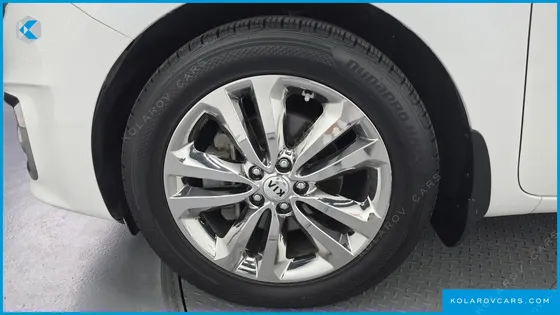 KIA CARNIVAL 9-SEATER PRESTIGE