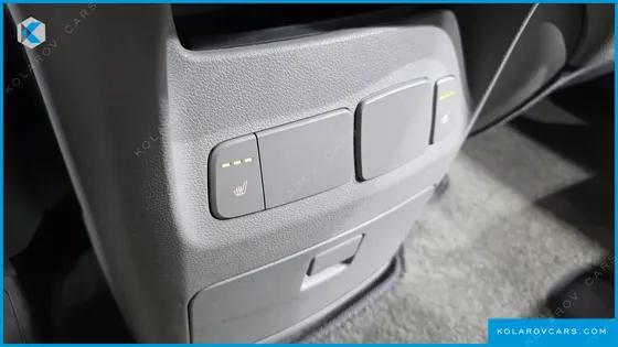 KIA CARNIVAL 9-SEATER PRESTIGE