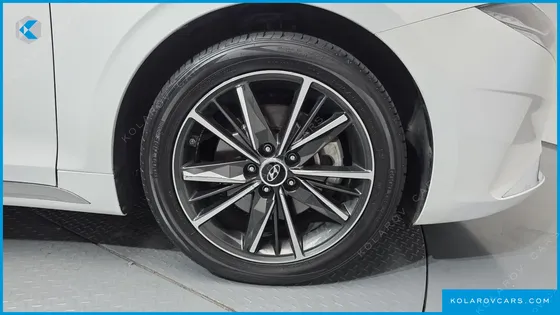 HYUNDAI GRANDEUR 3.0 LPI RENT CAR
