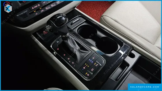 KIA CARNIVAL 9-SEATER PRESTIGE