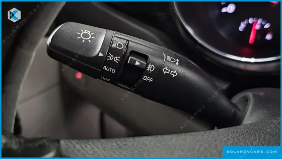 KIA CARNIVAL 9-SEATER PRESTIGE