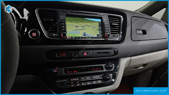KIA CARNIVAL 9-SEATER PRESTIGE