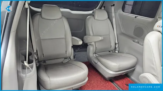 KIA CARNIVAL 9-SEATER PRESTIGE