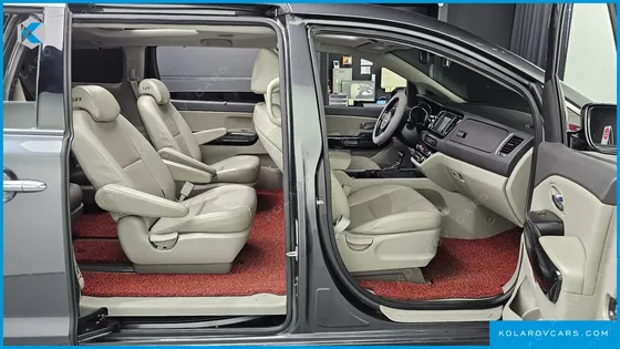 KIA CARNIVAL 9-SEATER PRESTIGE