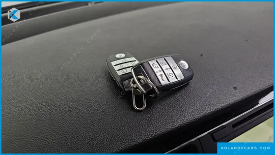 KIA CARNIVAL 9-SEATER PRESTIGE