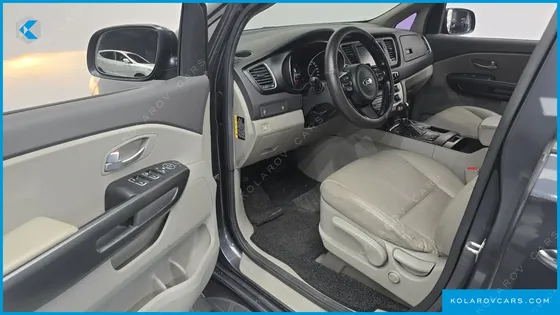 KIA CARNIVAL 9-SEATER LUXURY