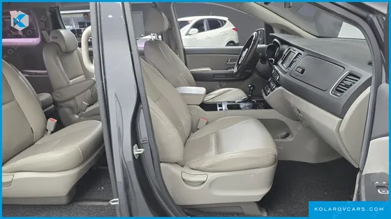KIA CARNIVAL 9-SEATER LUXURY